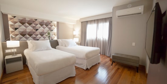 NH Curitiba The Five